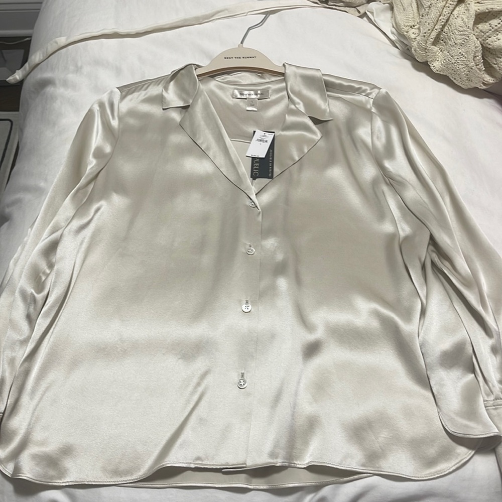 Banana Republic 100% Silk Blouse